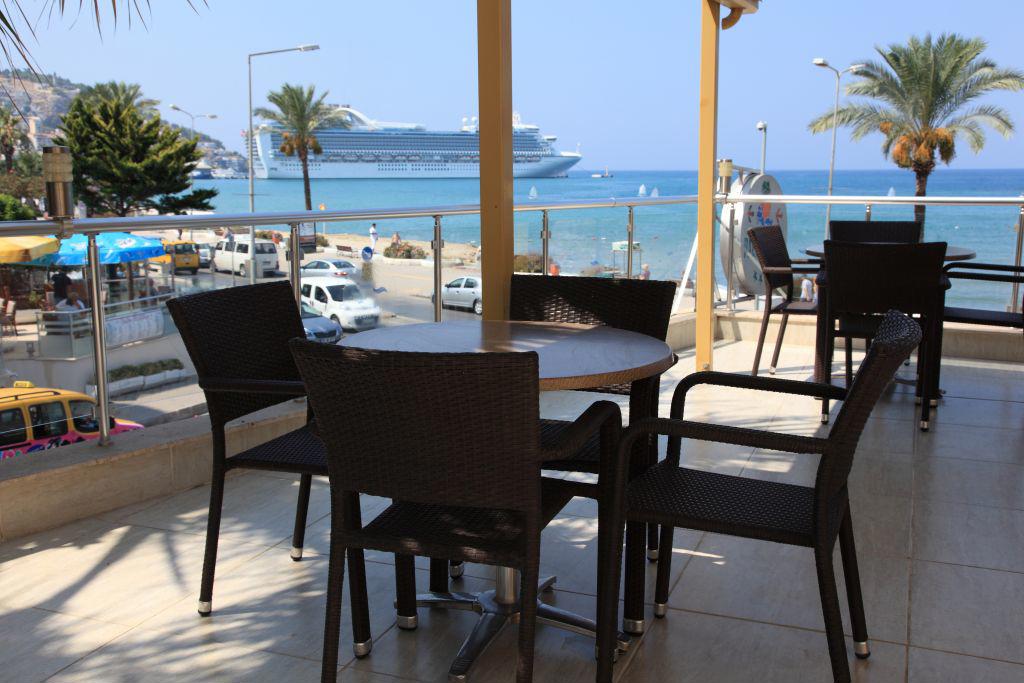 Palm Hotel