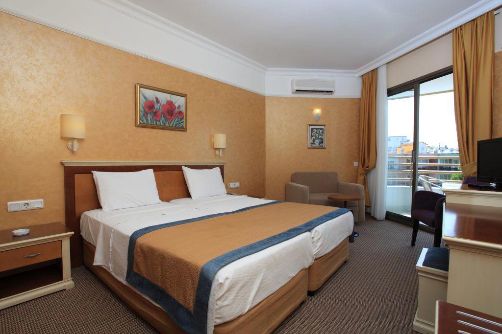 Palm Hotel