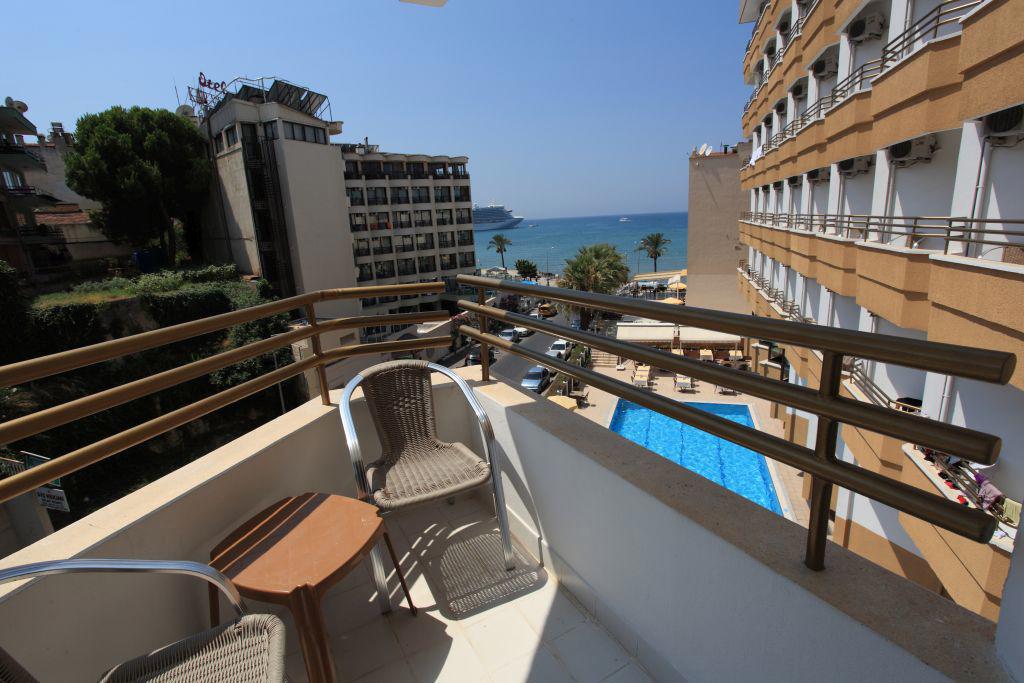 Palm Hotel