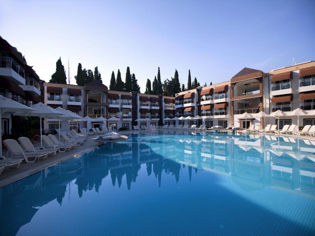Risa Hotel