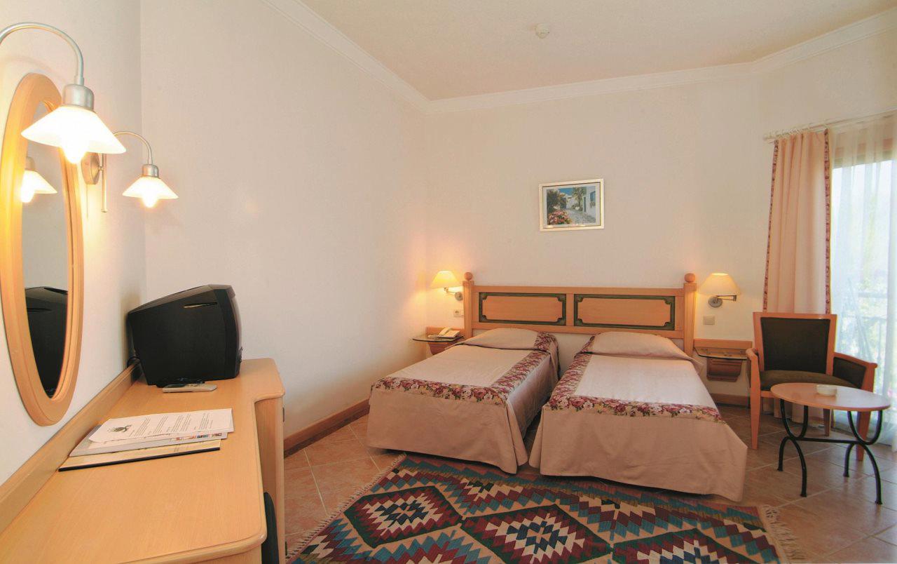 Costa 3s Beach Hotel