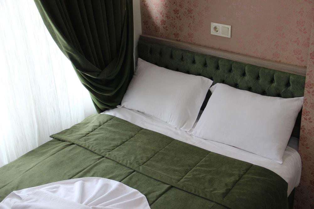 Kaya Madrid Hotel