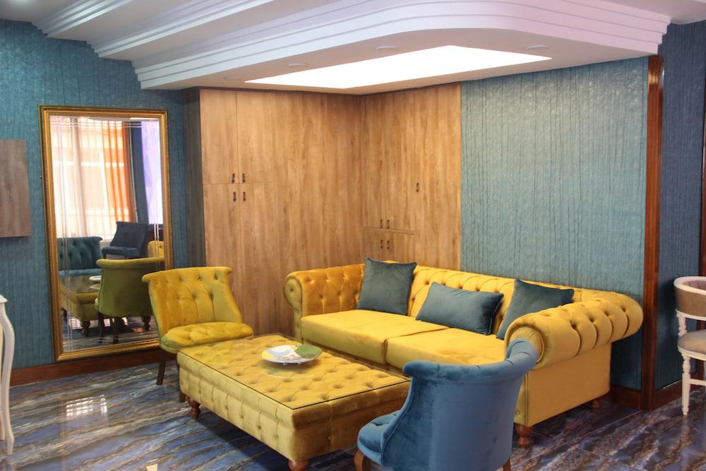 Kaya Madrid Hotel