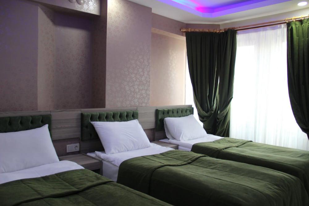 Kaya Madrid Hotel