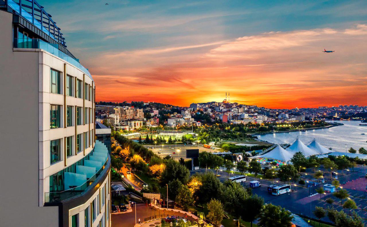 Clarion Golden Horn